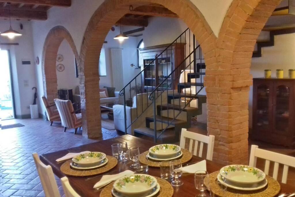 Pasqui Villas La Capanna Accogliente Casa In Paese Con Vista Piscina Wifi San Giovanni d'Asso Exterior photo